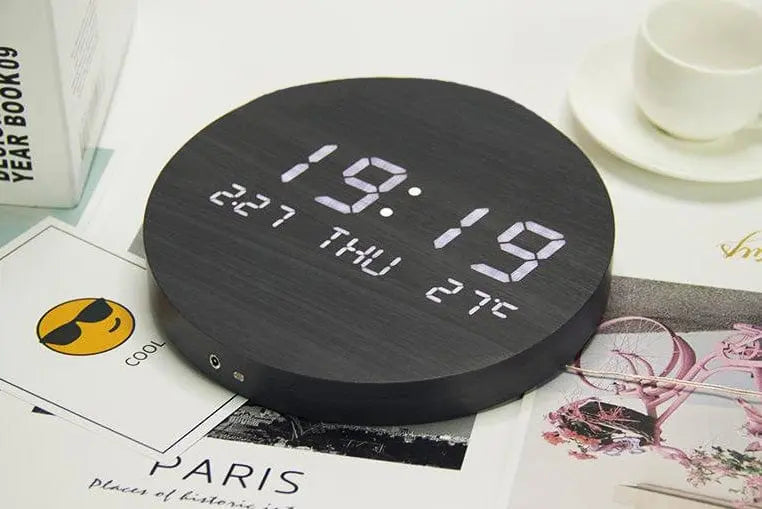 Digital Wall Clock Easy-Read Scandinavian Battery-Operated