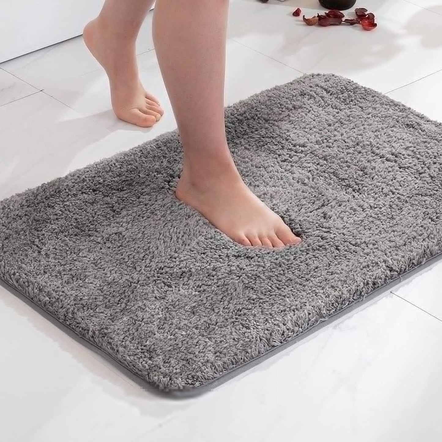 Plush Microfiber Bath Mat for Ultimate Comfort