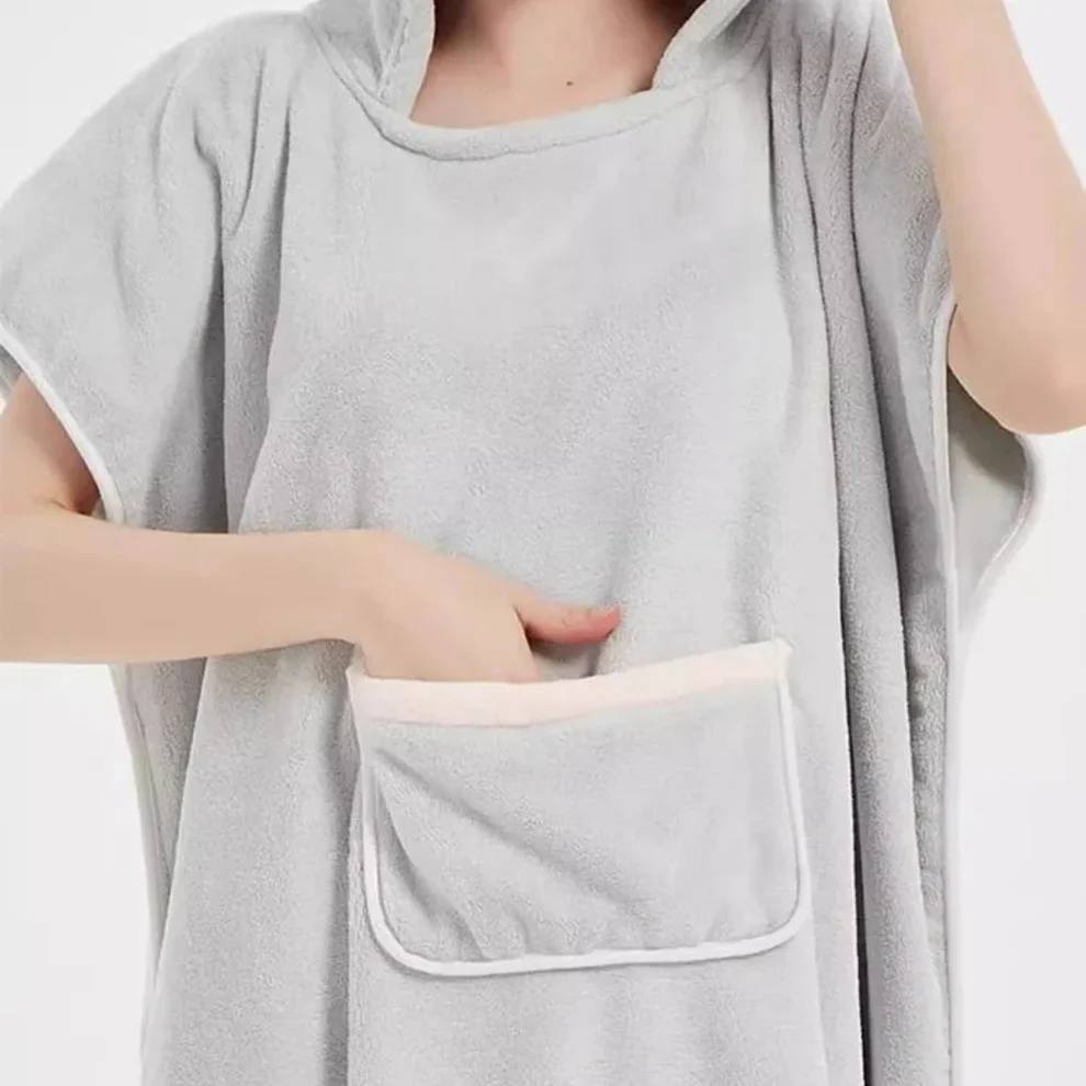 Cozy Comfort Hooded Bathrobe for Ultimate Relaxation