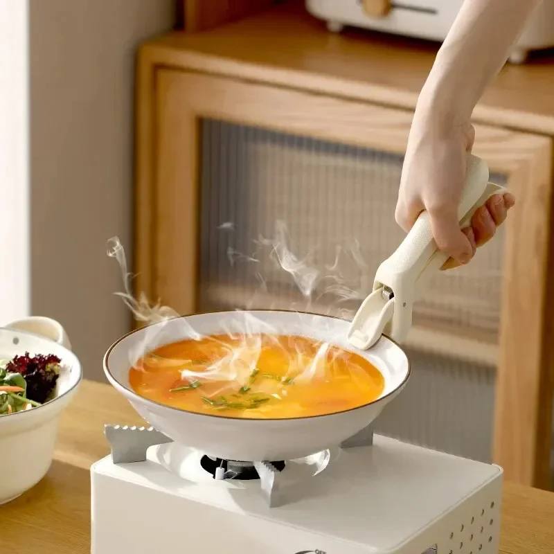 Silicone Heat Shield Kitchen Handle Holder