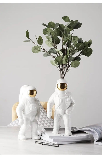 Astronaut Figurine Integrated Flower Compartment Shelf Decor