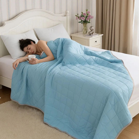 Cooling Blanket Temperature-Regulating Hypoallergenic Silk Fiber