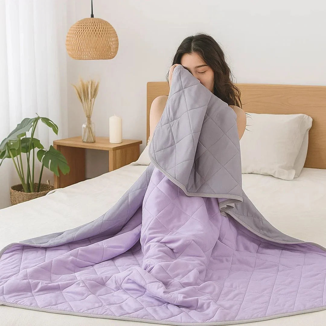 Cooling Blanket Temperature-Regulating Hypoallergenic Silk Fiber