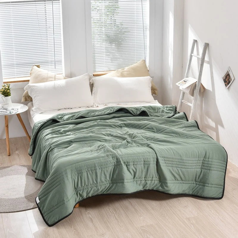 Cooling Throw Blanket Moisture-Wicking & Breathable Polyester