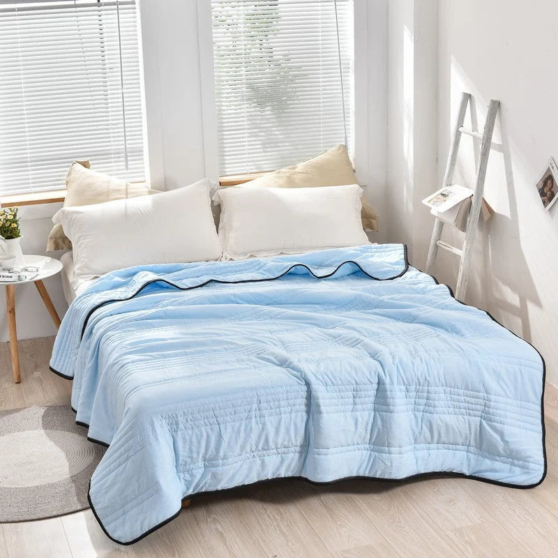 Cooling Throw Blanket Moisture-Wicking & Breathable Polyester