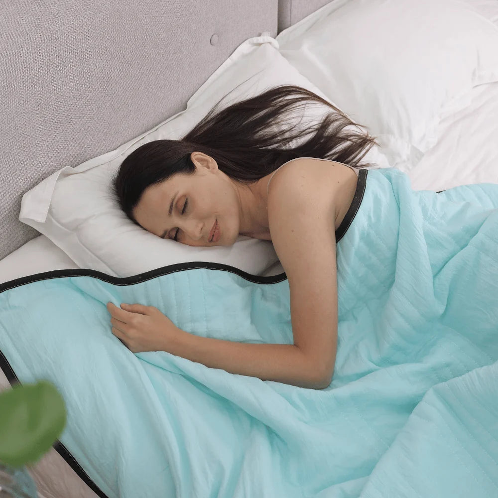 Cooling Throw Blanket Moisture-Wicking & Breathable Polyester