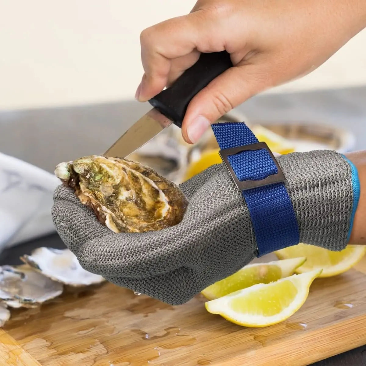 Cut-Resistant Glove ANSI A9 Stainless Steel Mesh Adjustable Wristband