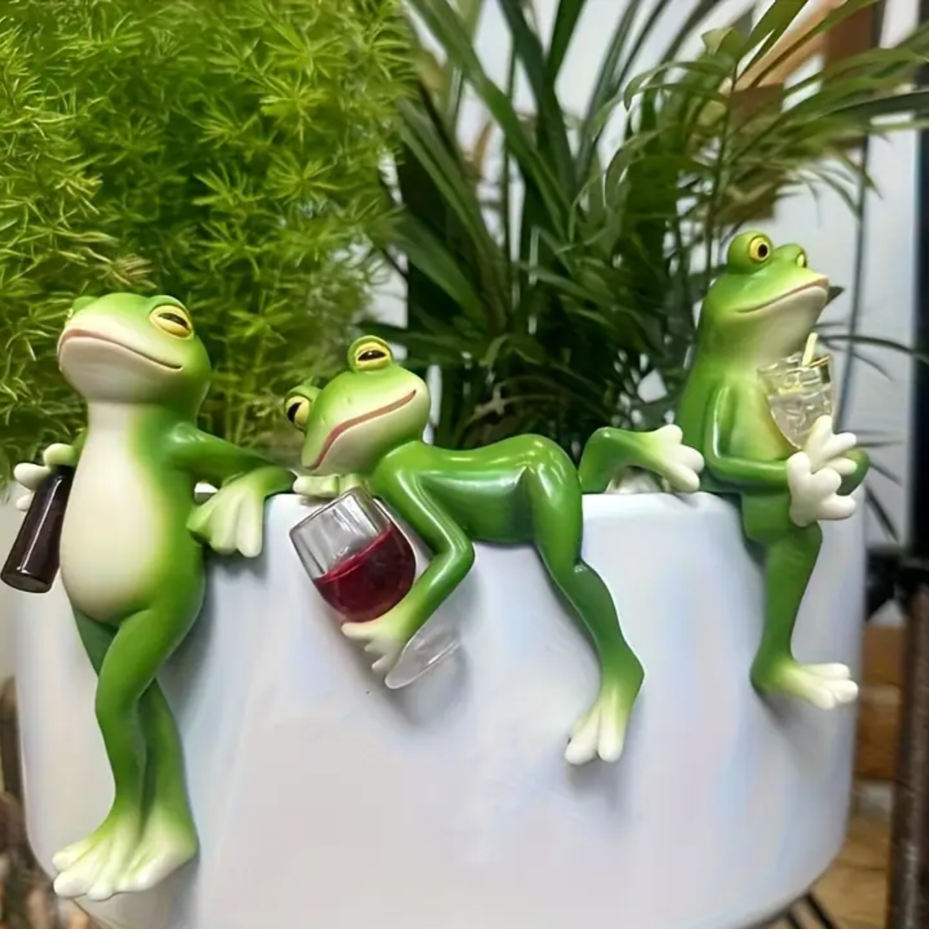 Garden Sculpture Climbing Frog Hand-Painted Weather-Resistant Resin