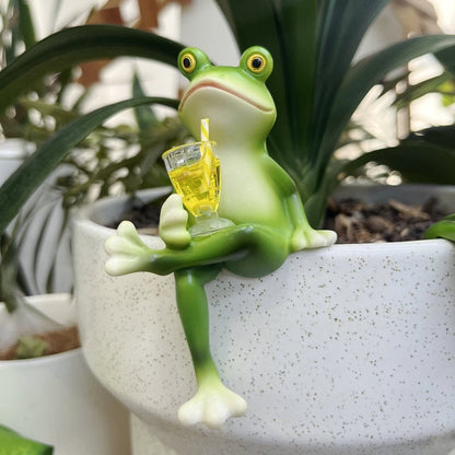 Garden Sculpture Climbing Frog Hand-Painted Weather-Resistant Resin