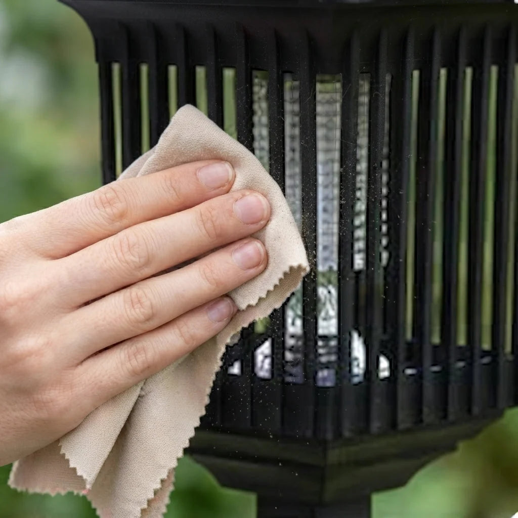 Outdoor Insect Zapper Solar-Powered Dual UV Light Weatherproof