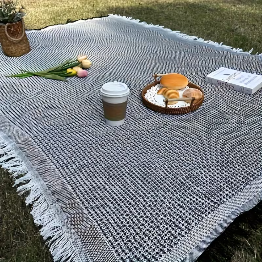 Picnic Blanket Waterproof & Foldable 180 x 180 cm