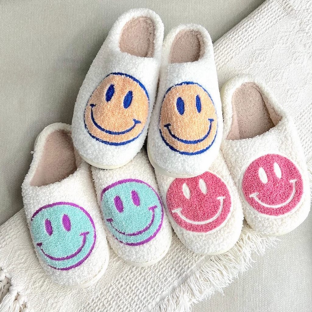 Plush Slippers Smiley Design Plush Lining & Non-Slip Rubber Sole