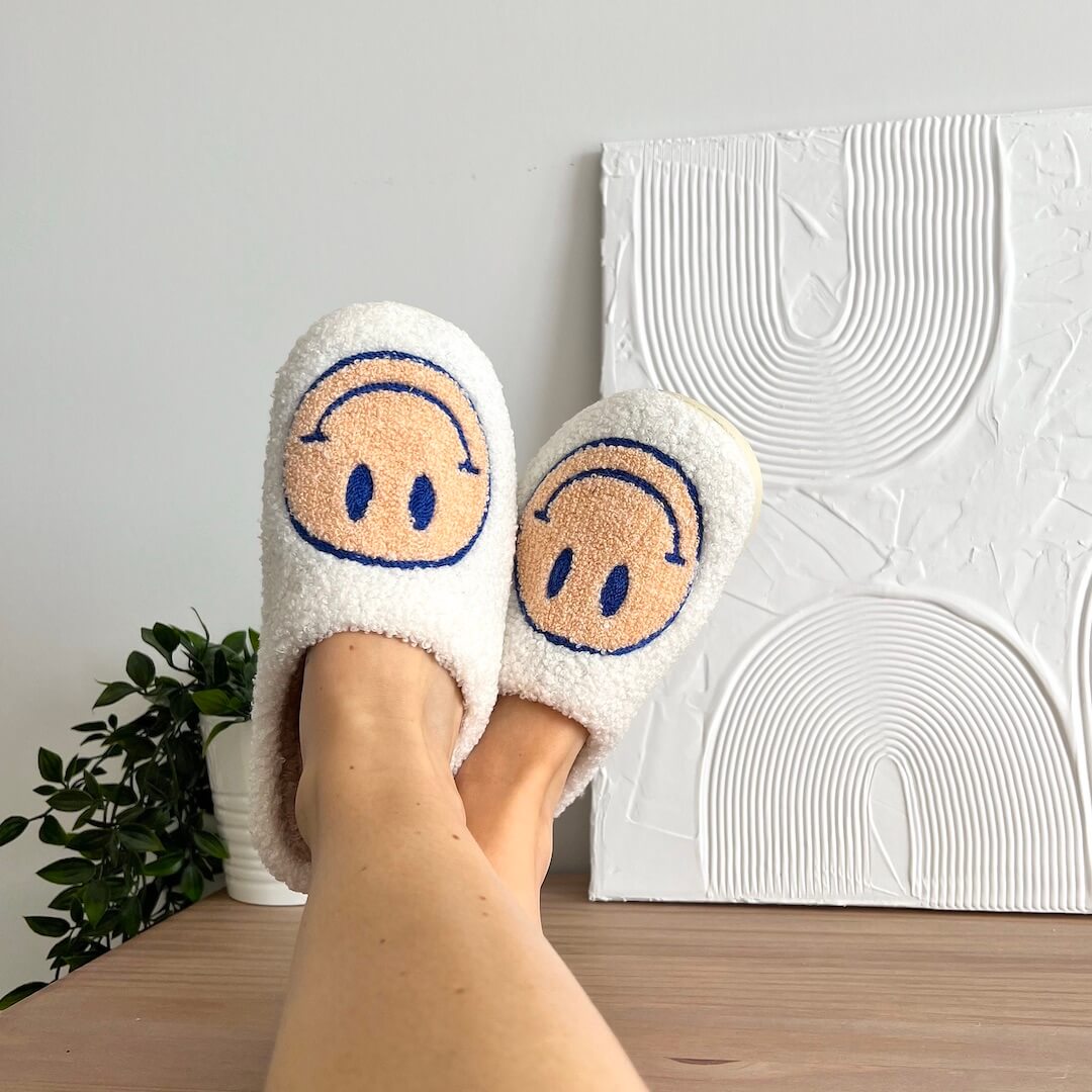 Plush Slippers Smiley Design Plush Lining & Non-Slip Rubber Sole