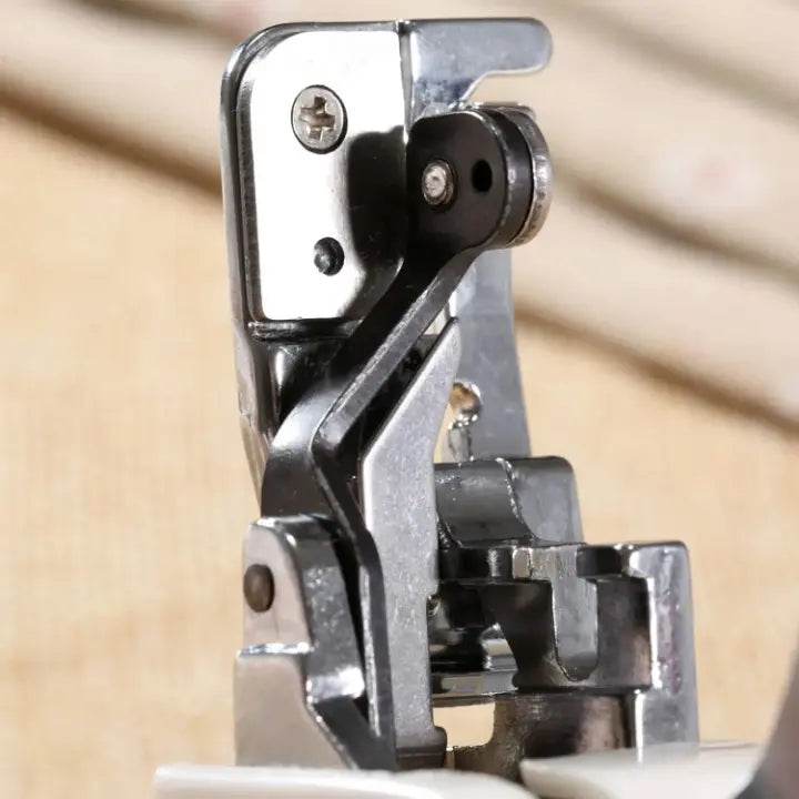 Presser Foot Side-Cutting Built-In Cutter Short Shank Compatible