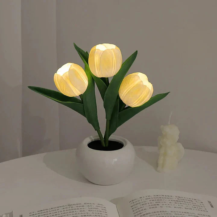 Table Lamp Lifelike Tulip Blossoms USB-Powered