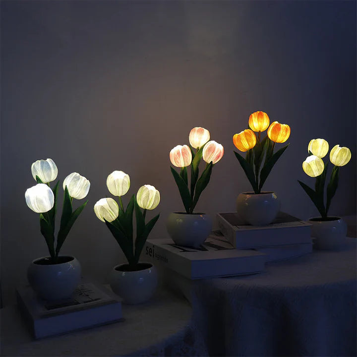 Table Lamp Lifelike Tulip Blossoms USB-Powered