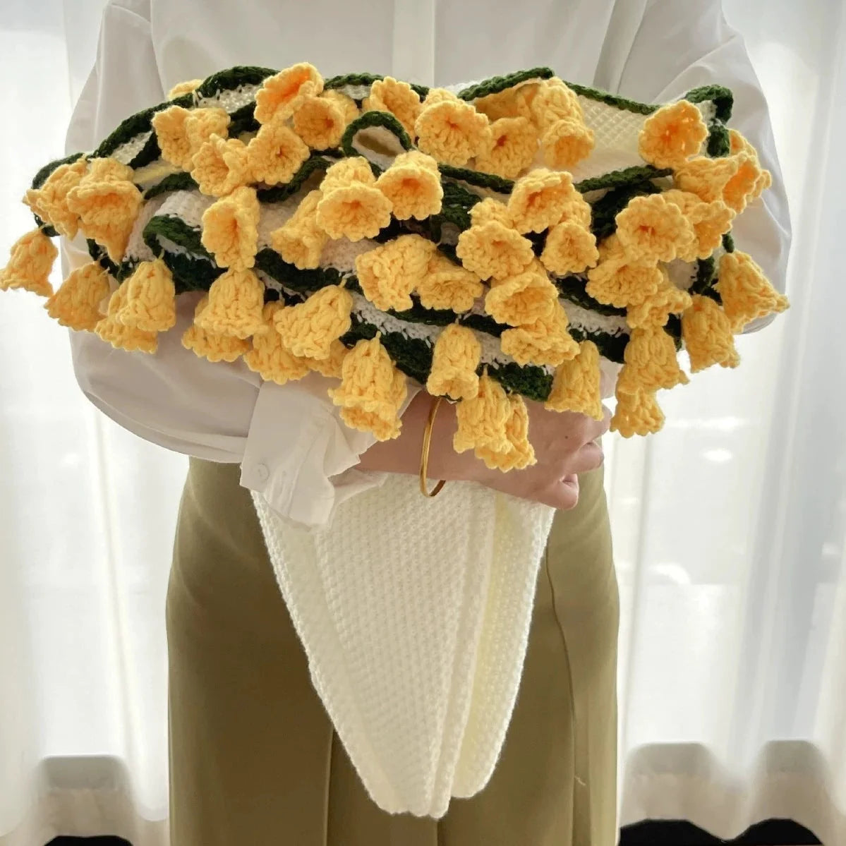 Throw Blanket Double-Knit Crocheted Flower Appliques