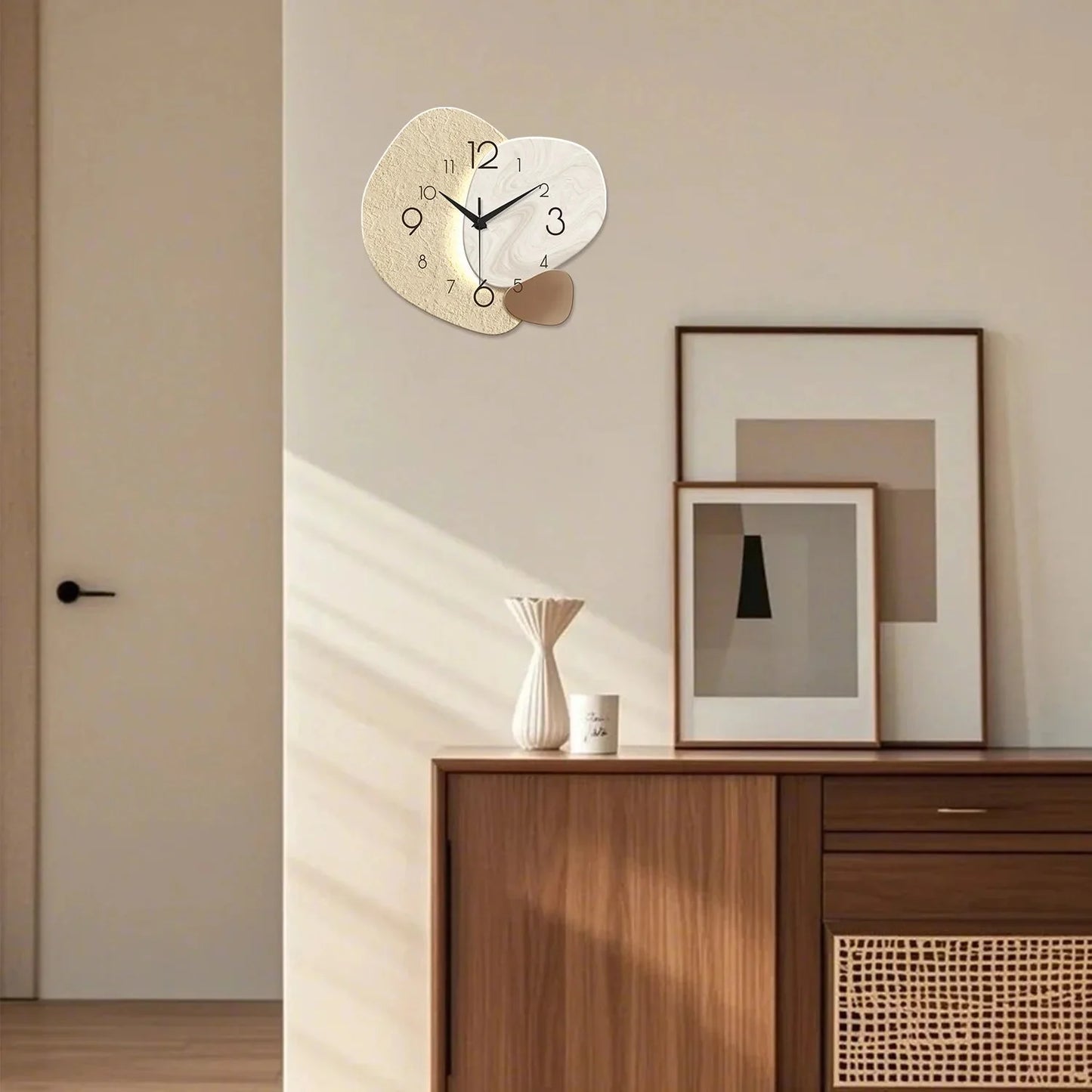 Wall Clock Silent Quartz Movement & Easy-Read Numerals