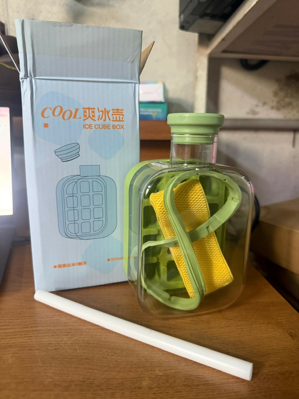Water Bottle Leak-Proof Integrated Ice Mold & Silicone Sleeve