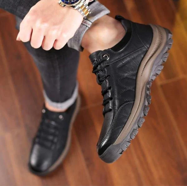 Crafted Comfort: Leather Men's Supportive Casual Footwear