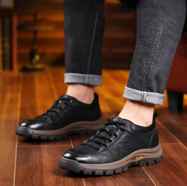 Crafted Comfort: Leather Men's Supportive Casual Footwear