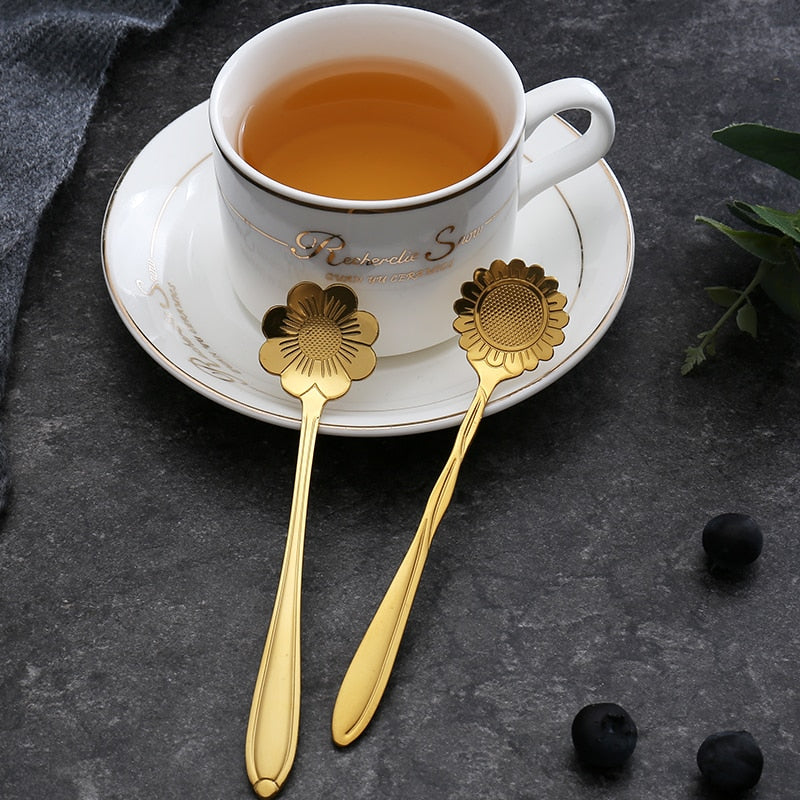 Elegant Floral Teaspoon Set – 8 Unique Pieces for Every Occasion
