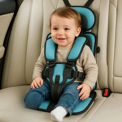 Compact Travel Child Seat with Secure Five-Point Harness