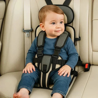 Compact Travel Child Seat with Secure Five-Point Harness