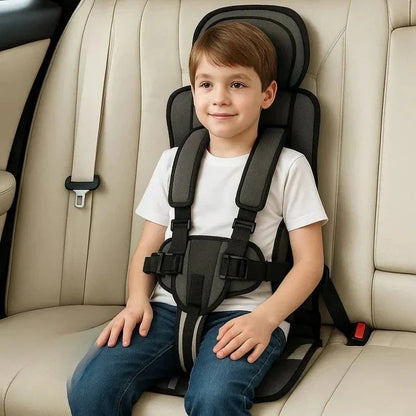 Compact Travel Child Seat with Secure Five-Point Harness