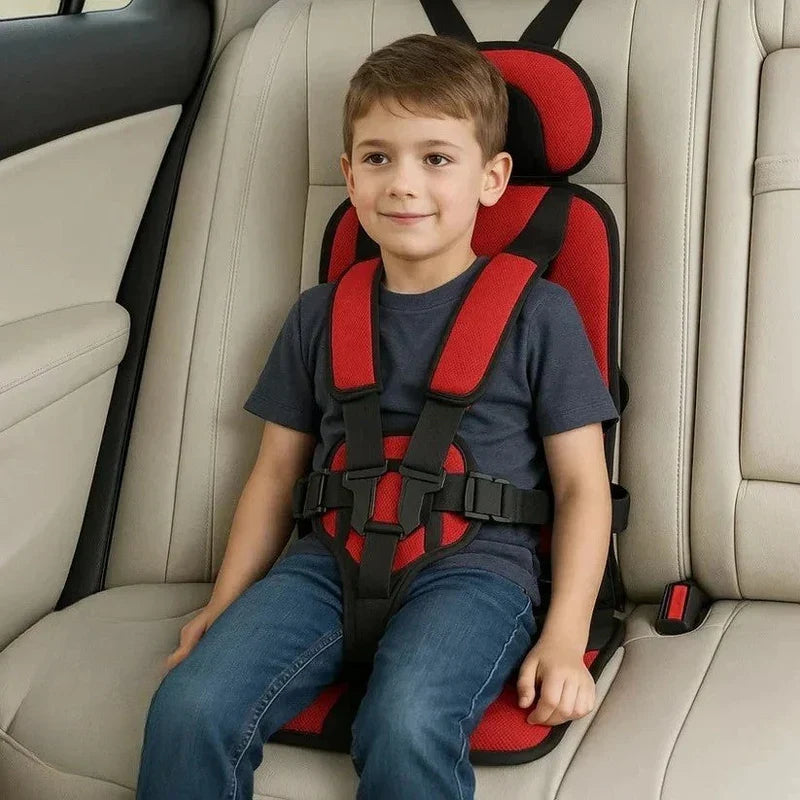 Compact Travel Child Seat with Secure Five-Point Harness