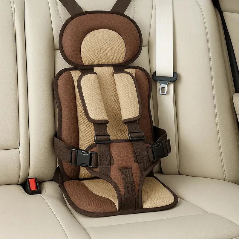 Compact Travel Child Seat with Secure Five-Point Harness