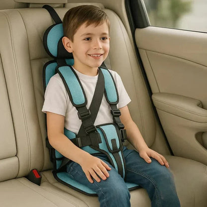 Compact Travel Child Seat with Secure Five-Point Harness