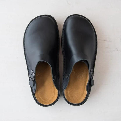 Everyday Essential Clogs with Cozy Cushioning and Sleek Look