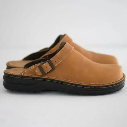Everyday Essential Clogs with Cozy Cushioning and Sleek Look