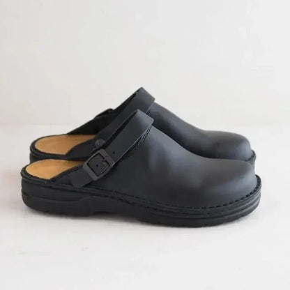 Everyday Essential Clogs with Cozy Cushioning and Sleek Look