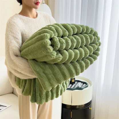 Elegant Plush Throw Blanket for Ultimate Comfort