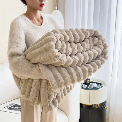Elegant Plush Throw Blanket for Ultimate Comfort