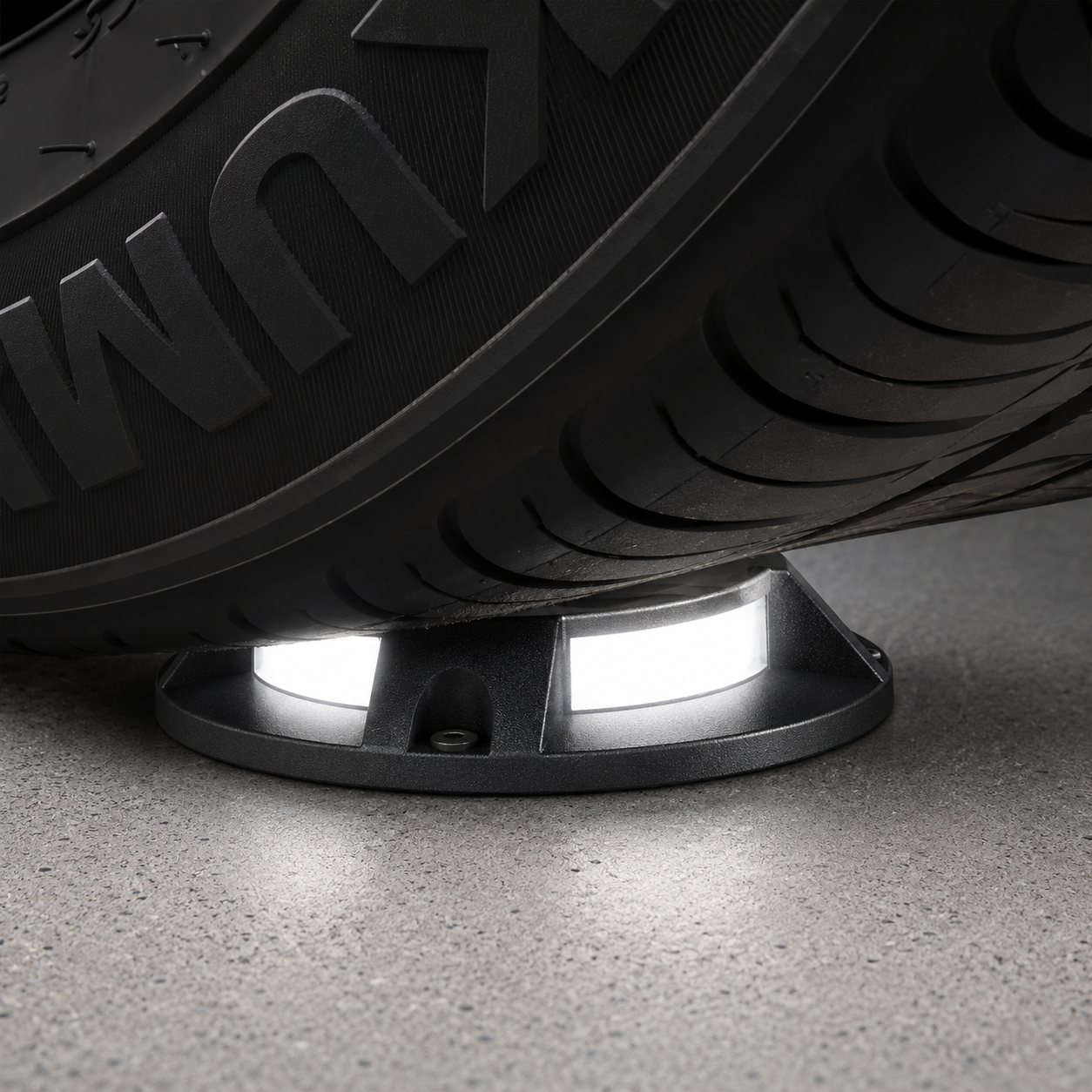 Solar-Powered Pathway Lighting with Dusk Sensor and 80-Hour Battery Life