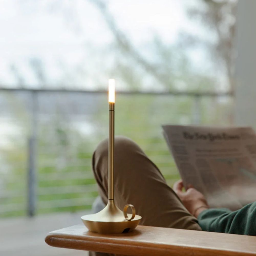 Charming Wireless Lamp for Cozy Candlelight Ambiance