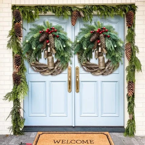 Rustic Holiday Wreath with Natural Elements for Festive Decor