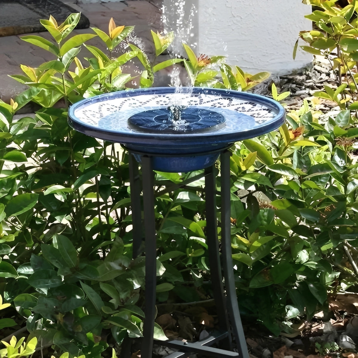 Solar-Powered Floating Fountain for Outdoor Spaces