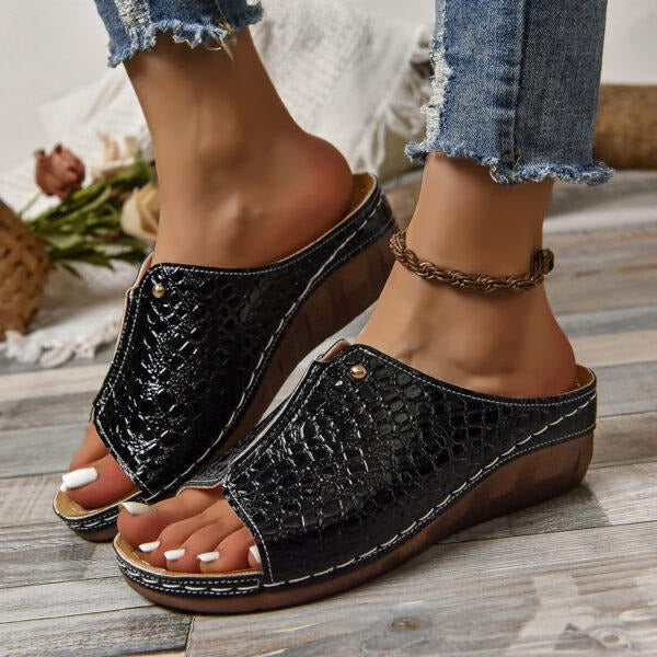 Comfort-Boosting Wedge Sandals with Contoured Footbed for Women