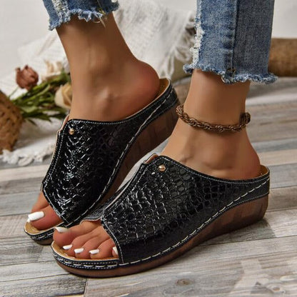 Comfort-Boosting Wedge Sandals with Contoured Footbed for Women