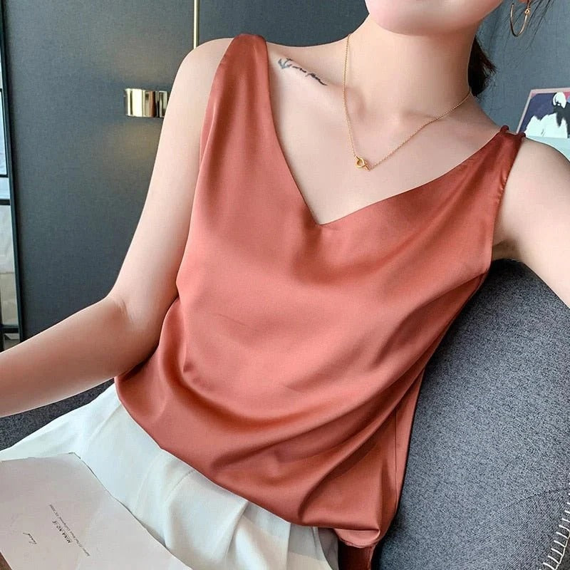 Essential Women's Sleeveless Layering Top