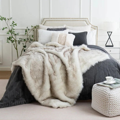Luxurious Faux Fur Blanket for Ultimate Comfort