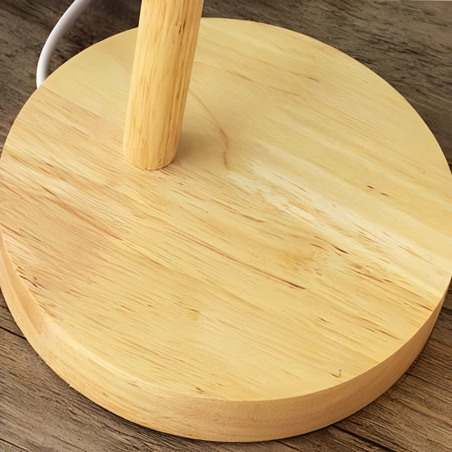 Versatile Desk Light with Adjustable Arm and Swiveling Head
