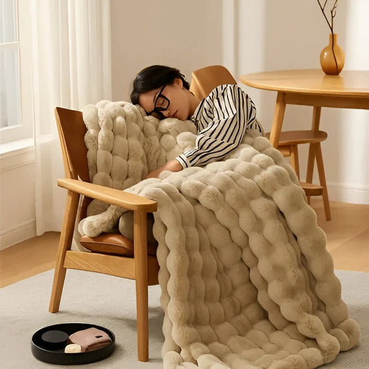 Cozy Plush Throw Blanket – Perfect for Sofa & Travel