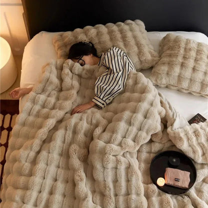 Cozy Plush Throw Blanket – Perfect for Sofa & Travel