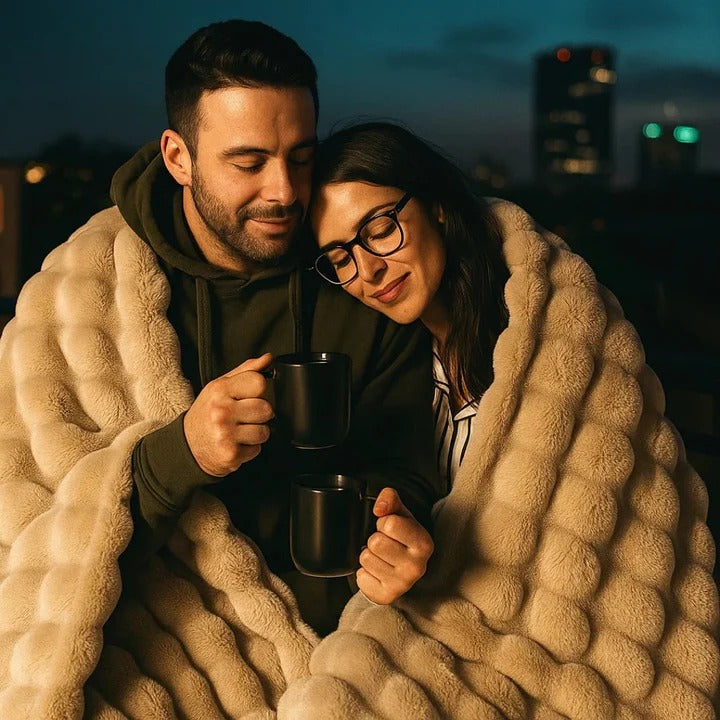 Cozy Plush Throw Blanket – Perfect for Sofa & Travel