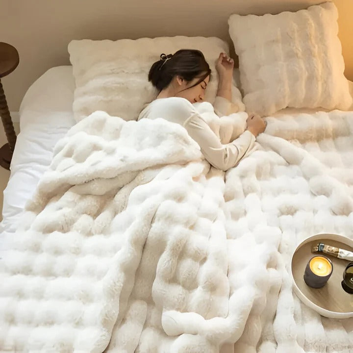 Cozy Plush Throw Blanket – Perfect for Sofa & Travel